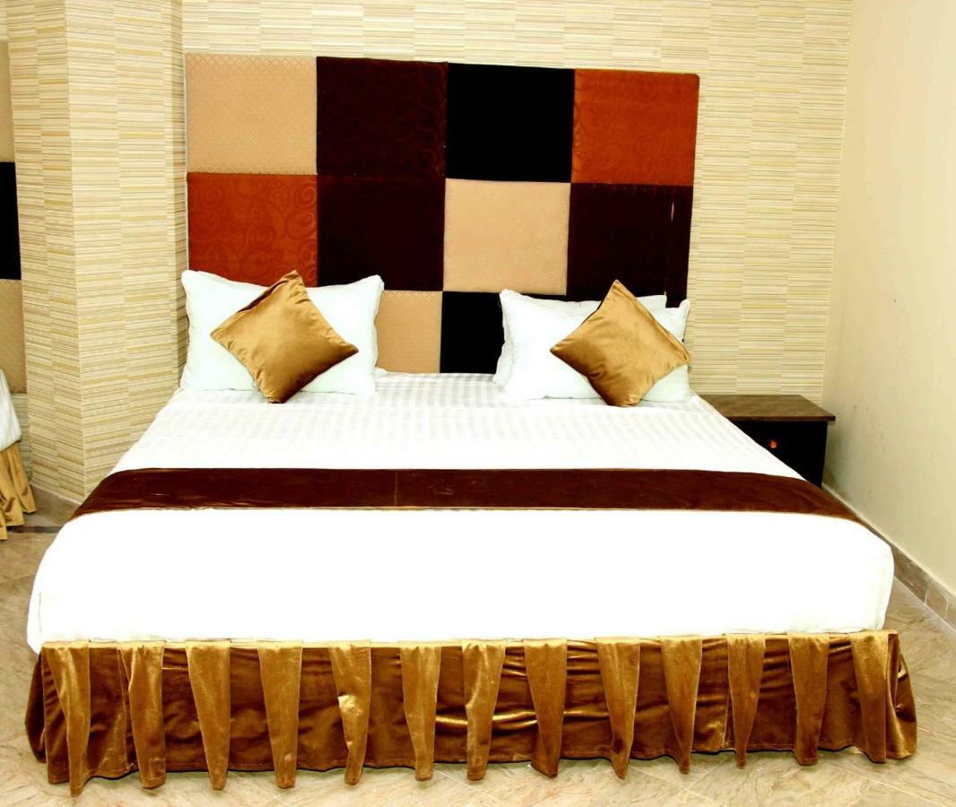 Premier Inn Gulberg 拉合尔 外观 照片