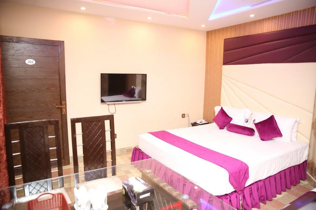 Premier Inn Gulberg 拉合尔 外观 照片